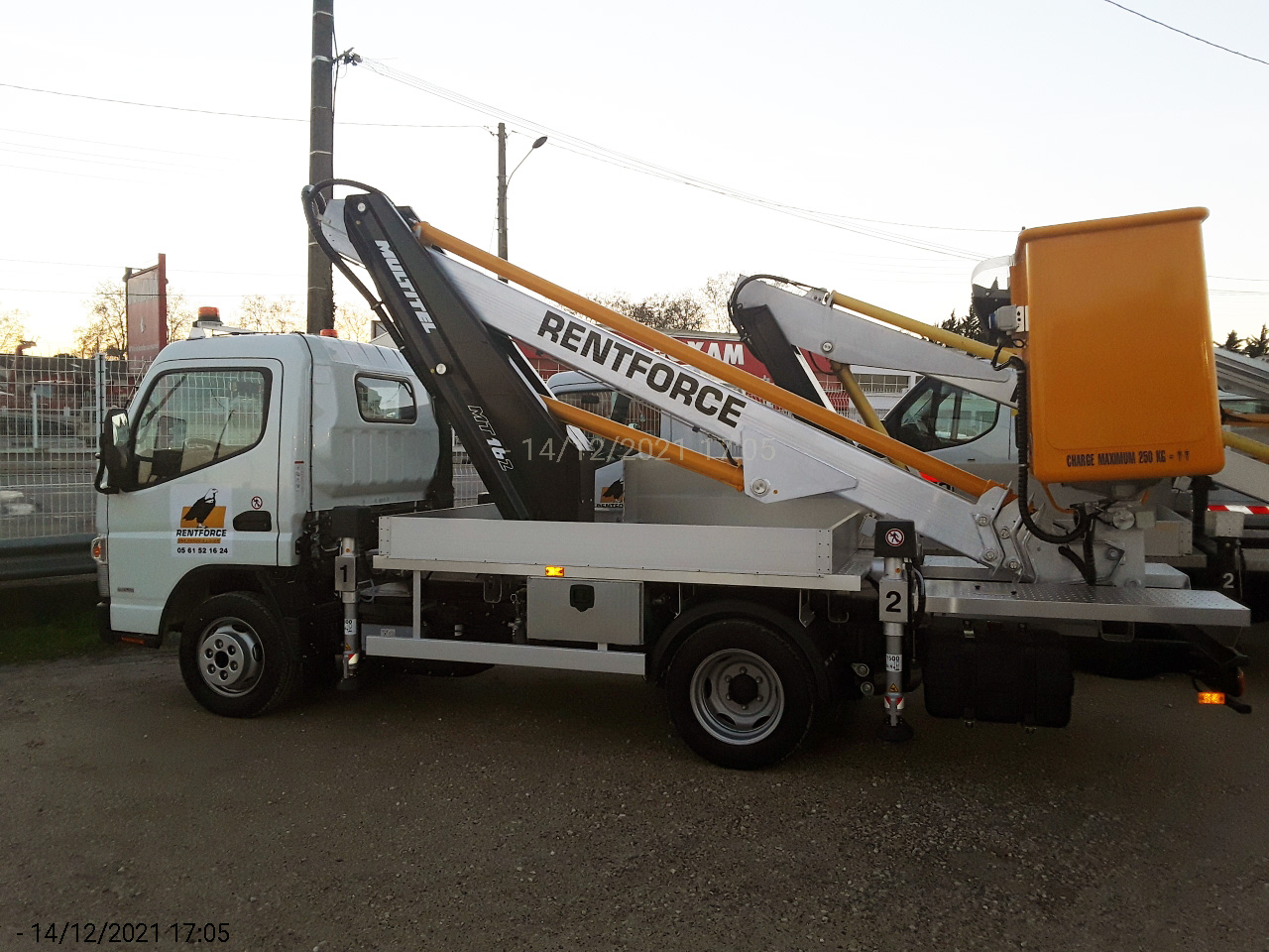 Nacelle télescopique 16m hybride compacte – 1361