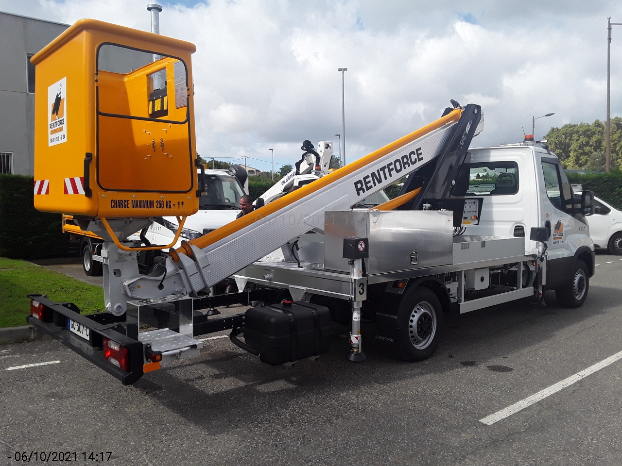 Nacelle télescopique 18m grand déport – 1362